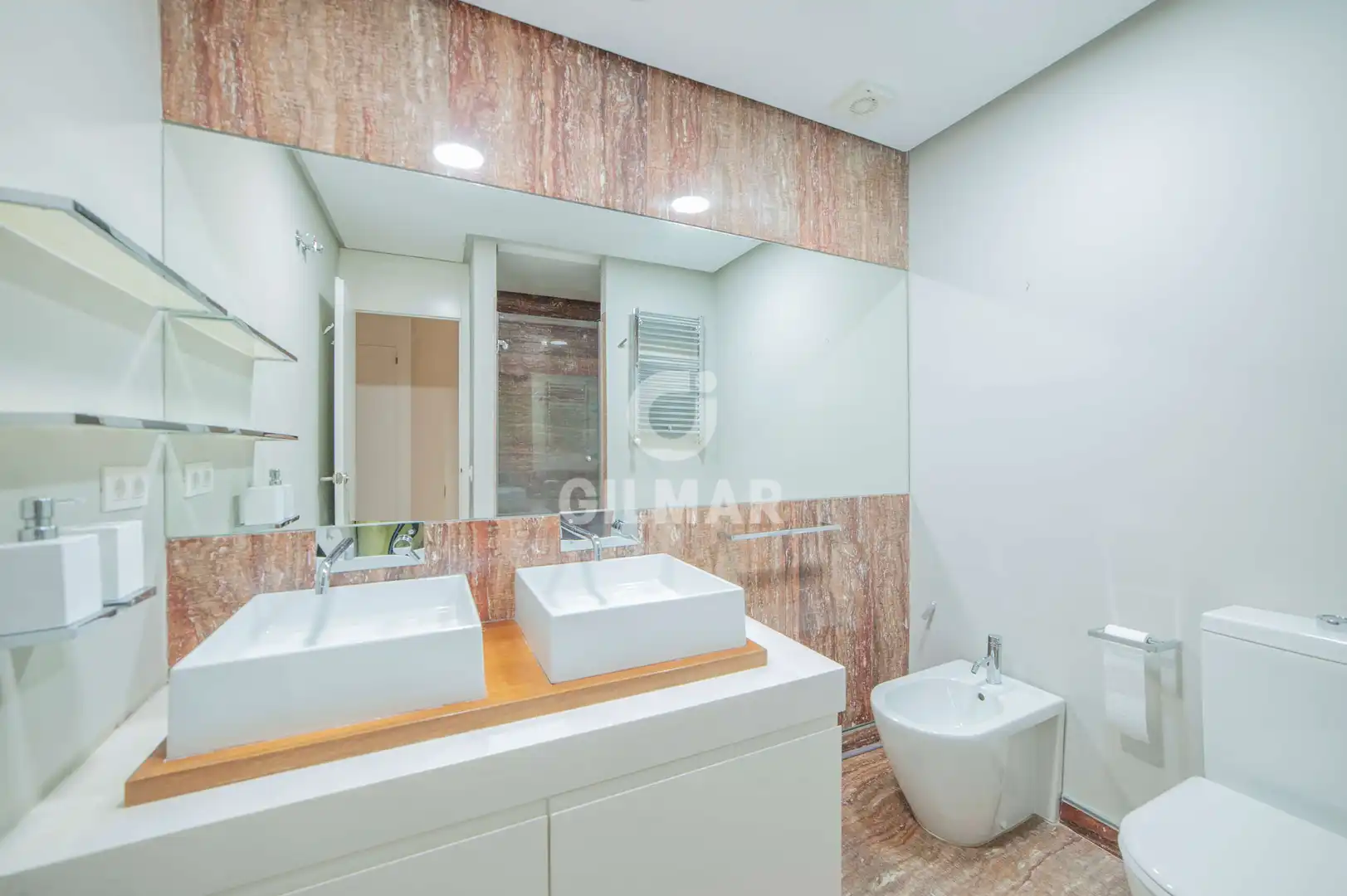Bany de Pis de lloguer en Sevilla amb Calefacció