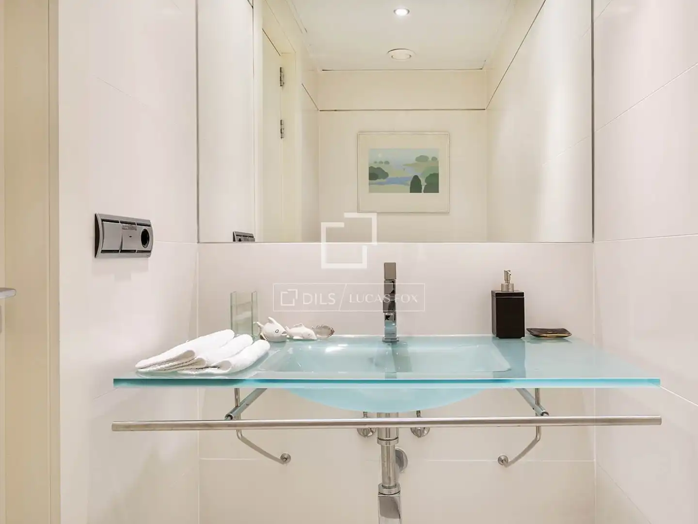 Badezimmer von Dachboden zum Verkauf in Barcelona mit Klimaanlage, Heizung und Privatgarten