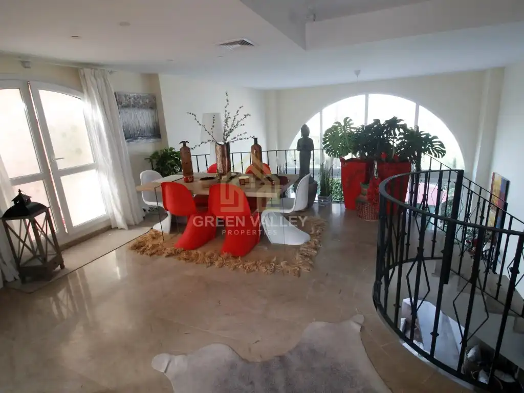 Menjador de Casa adosada en venda en La Alcaidesa amb Aire condicionat, Calefacció i Jardí privat