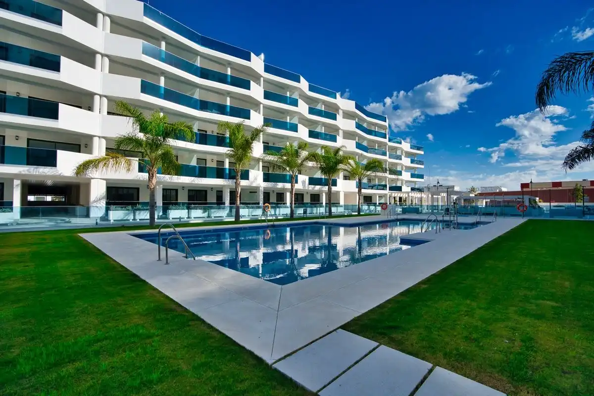Schwimmbecken von Wohnungen zum Verkauf in Mijas mit Privatgarten, Terrasse und Abstellraum