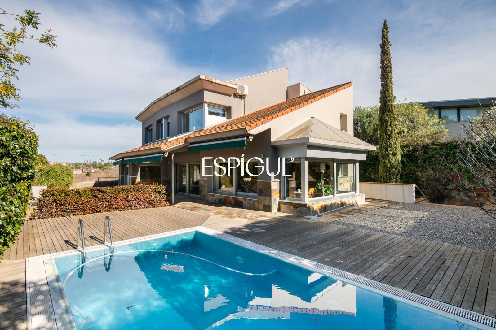 Exterior view of Houses for sale in Sant Cugat del Vallès  with Air Conditioner, Heating and Parquet flooring
