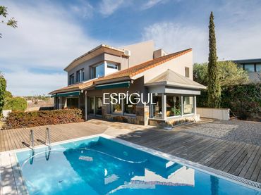 Casa con piscina en venta en Arxiu