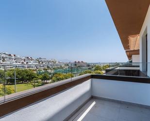 Terrassa de Apartament en venda en Estepona amb Terrassa, Moblat i Piscina comunitària