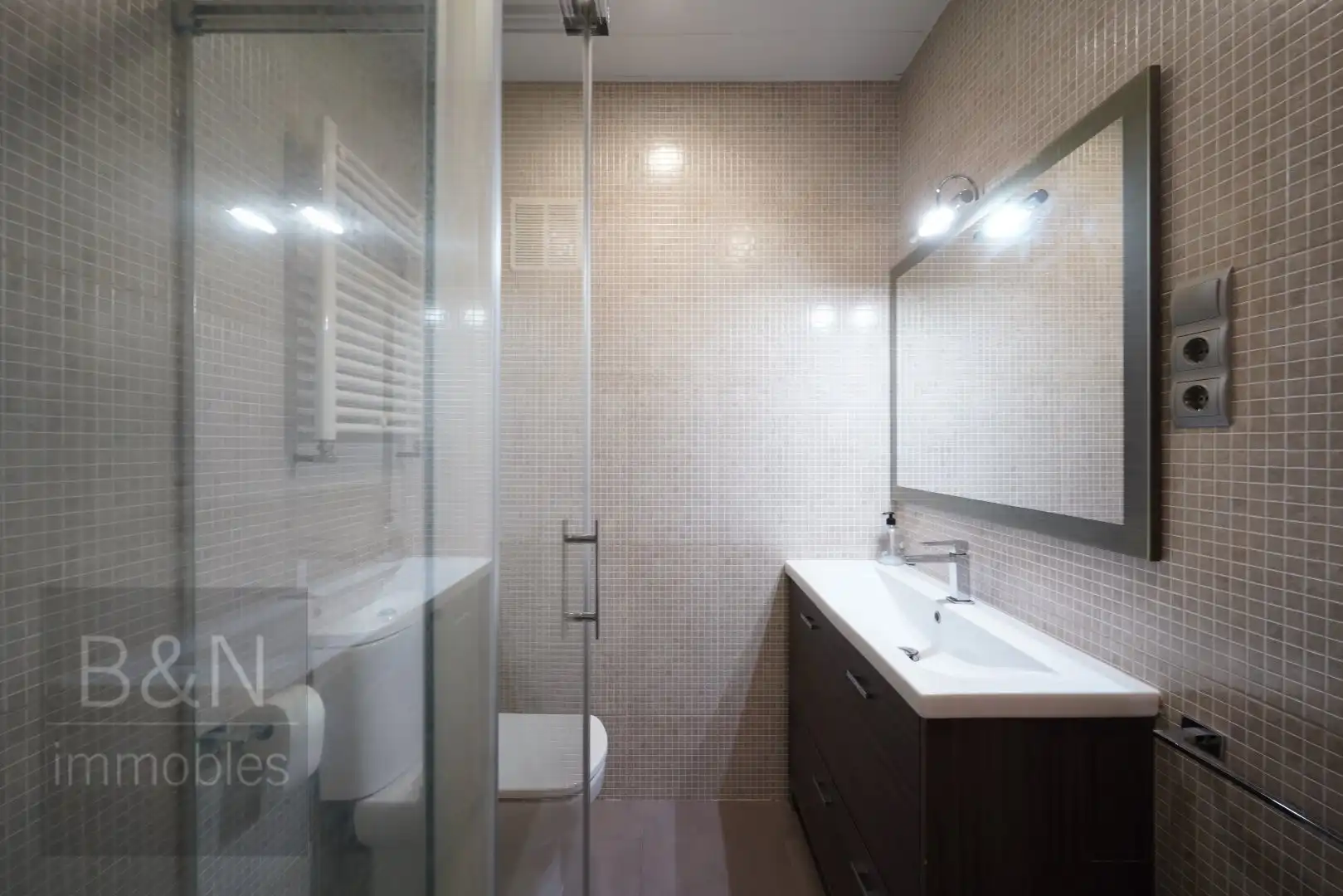 Baño de Piso en venta en Terrassa con Calefacción, Terraza y Balcón