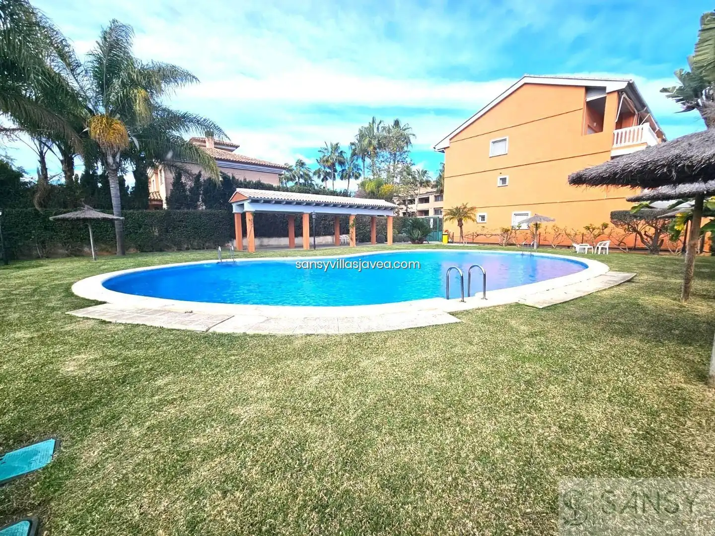 Piscina de Dúplex en venda en Jávea / Xàbia amb Aire condicionat, Calefacció i Piscina comunitària
