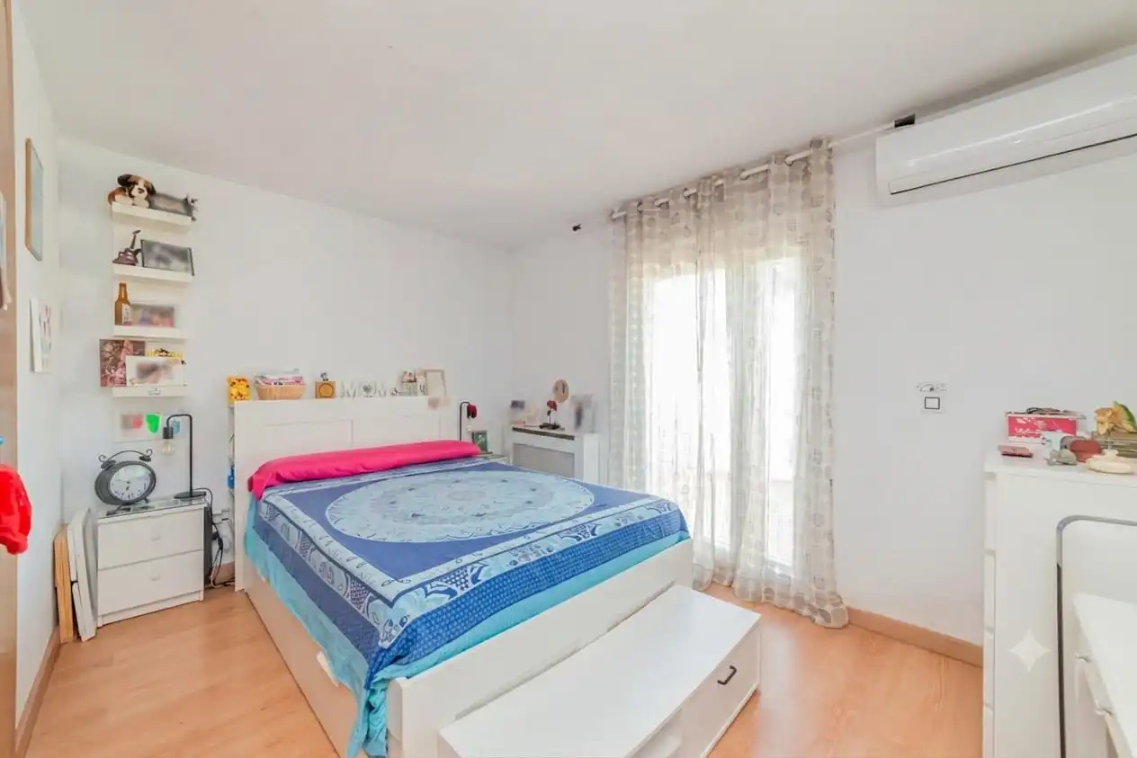 Habitación de Casa o chalet en venta en Rivas-Vaciamadrid con Aire acondicionado, Calefacción y Jardín privado