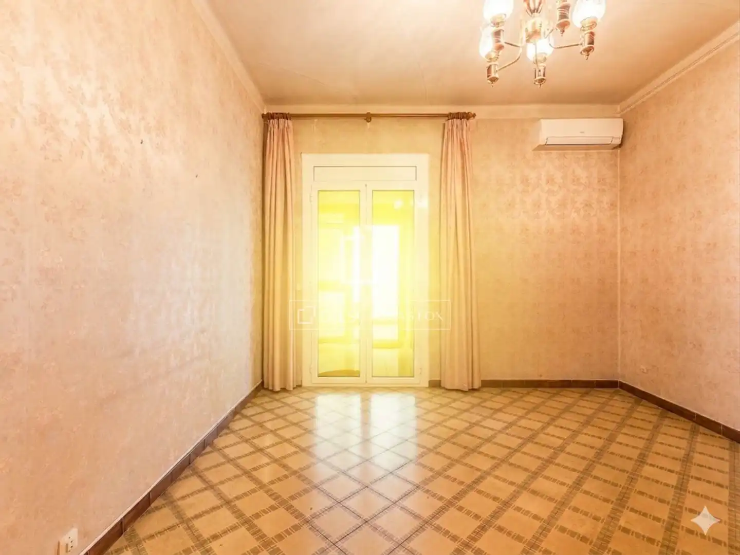 Schlafzimmer von Wohnung zum Verkauf in Barcelona mit Klimaanlage, Privatgarten und Terrasse