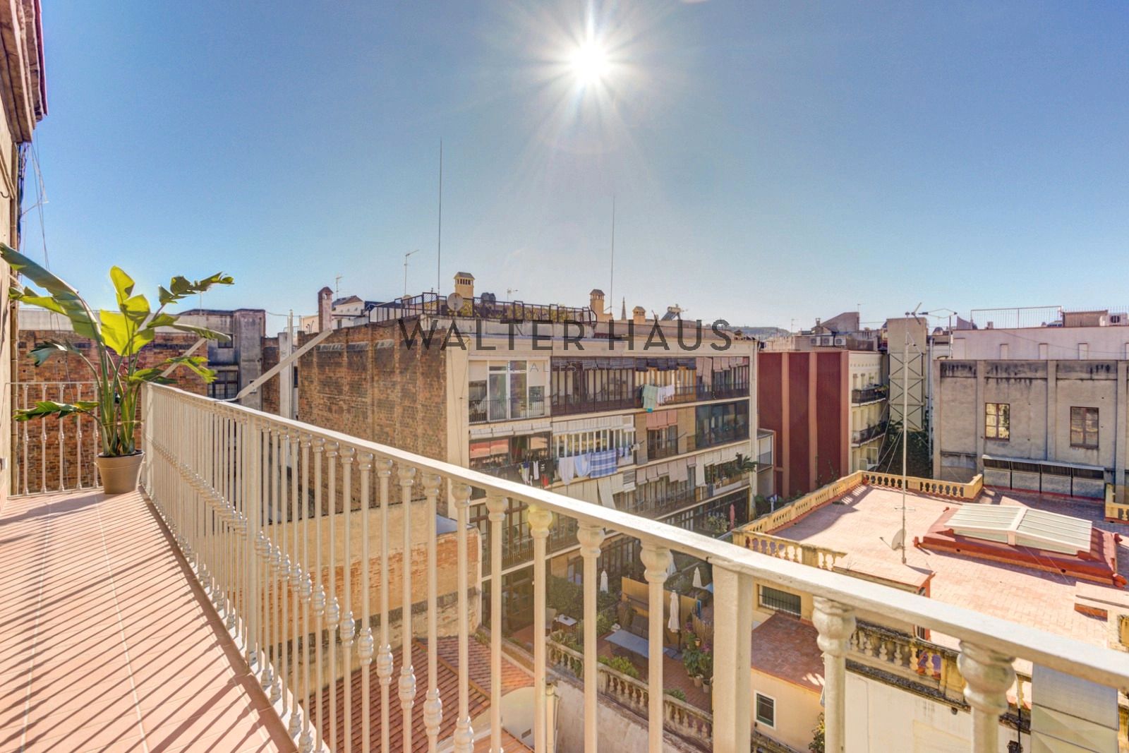 Exterior view of Flat for sale in  Barcelona Capital  with Air Conditioner, Heating and Terrace