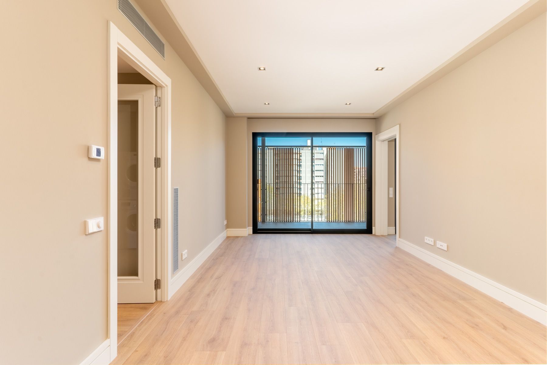 Piso de alquiler en  Barcelona Capital con Aire acondicionado, Calefacción y Jardín privado