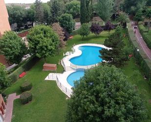 Piscina de Pis de lloguer en Coslada amb Terrassa