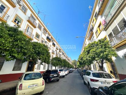 Exterior view of Flat for sale in  Sevilla Capital