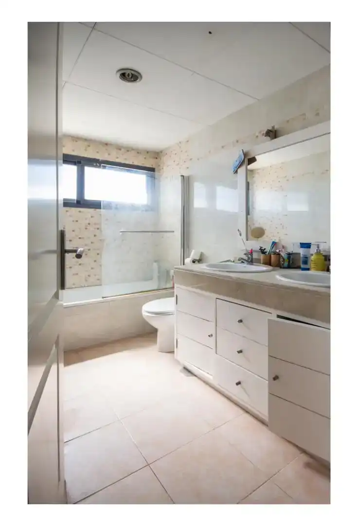 Baño de Casa adosada en venta en Puerto Real con Aire acondicionado, Jardín privado y Parquet
