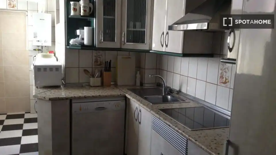 Cocina de Piso para compartir en Málaga con Aire acondicionado, Calefacción y Amueblado