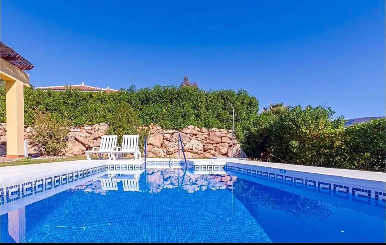 Piscina de Edifici en venda en Periana