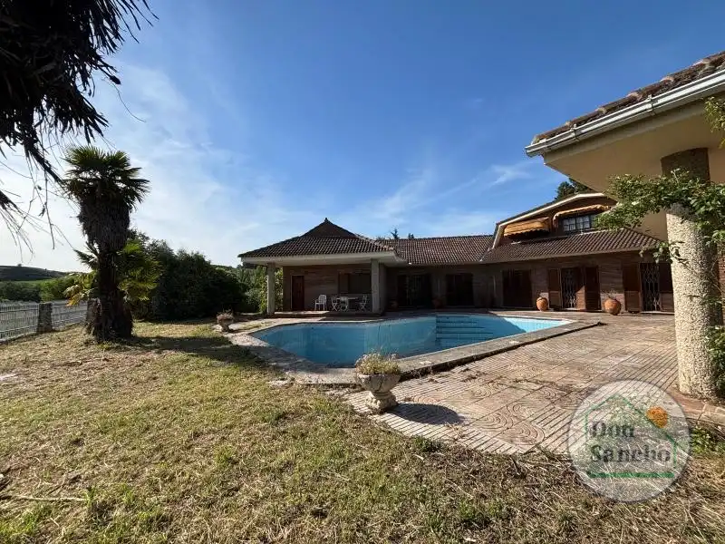 Vista exterior de Casa o chalet en venta en Simancas con Trastero y Piscina