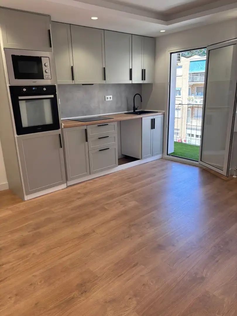 Küche von Wohnung zum Verkauf in Móstoles mit Klimaanlage, Heizung und Terrasse