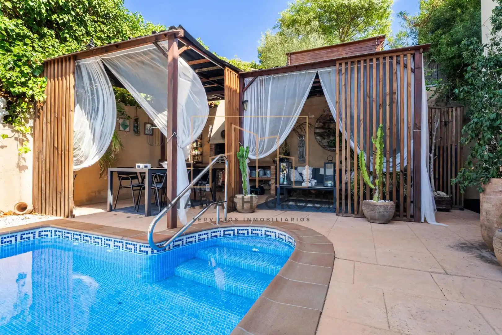 Chalet con piscina en venta en Carrer VIA LACTIA, imagen 3