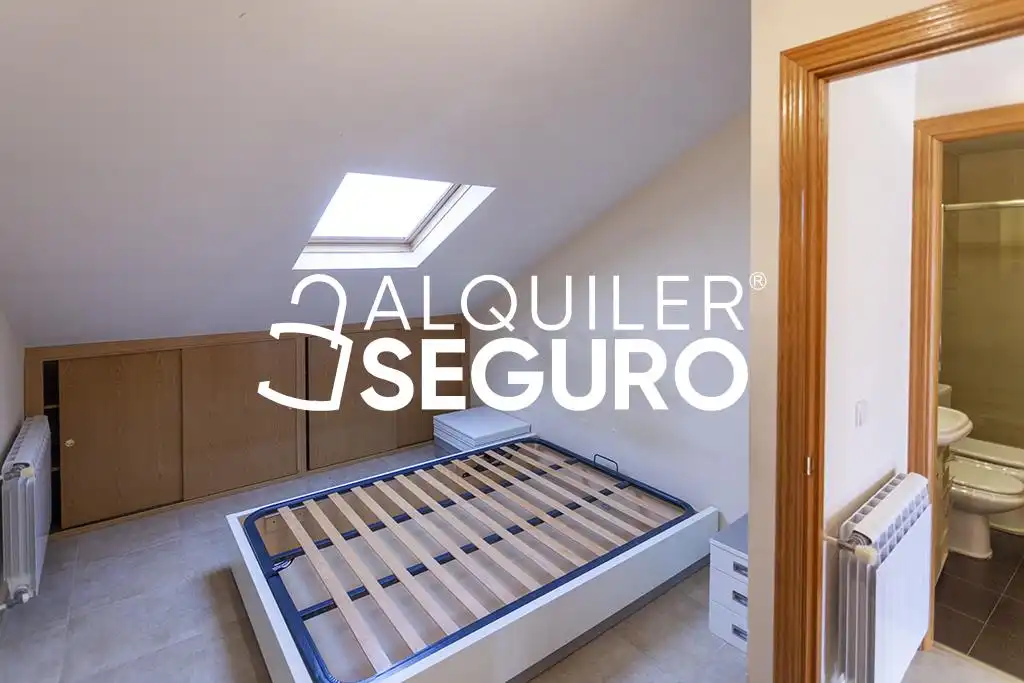 Habitación de Piso de alquiler en Colmenar Viejo con Aire acondicionado, Calefacción y Amueblado