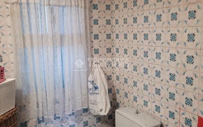 Bathroom of Flat for sale in  Sevilla Capital