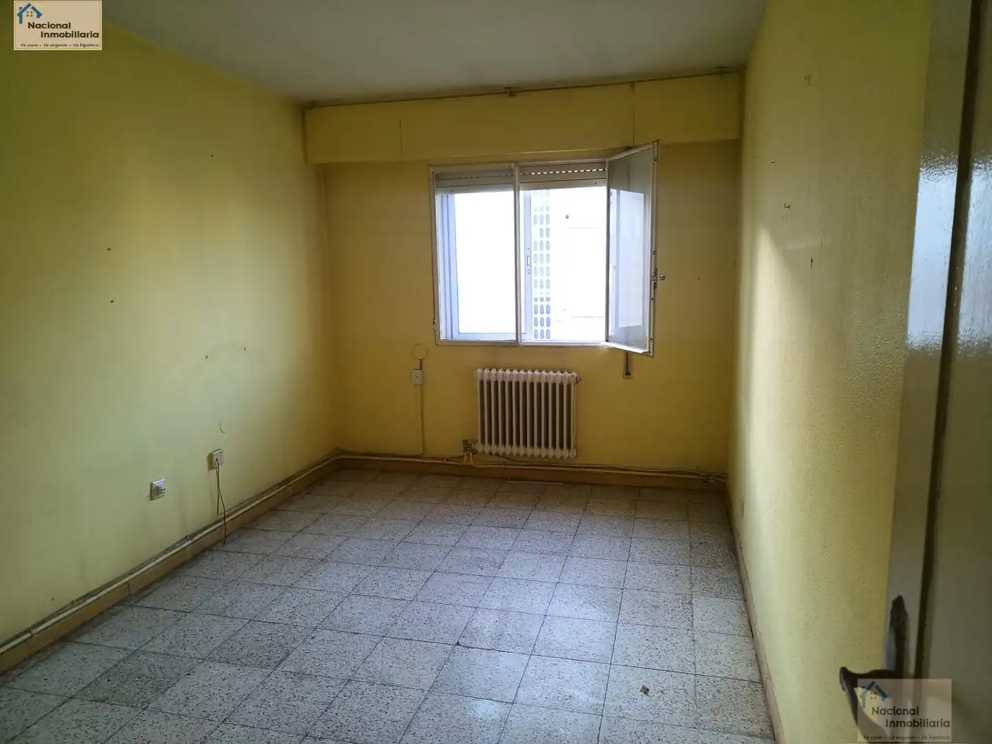 Habitación de Piso en venta en Segovia con Calefacción y Alarma