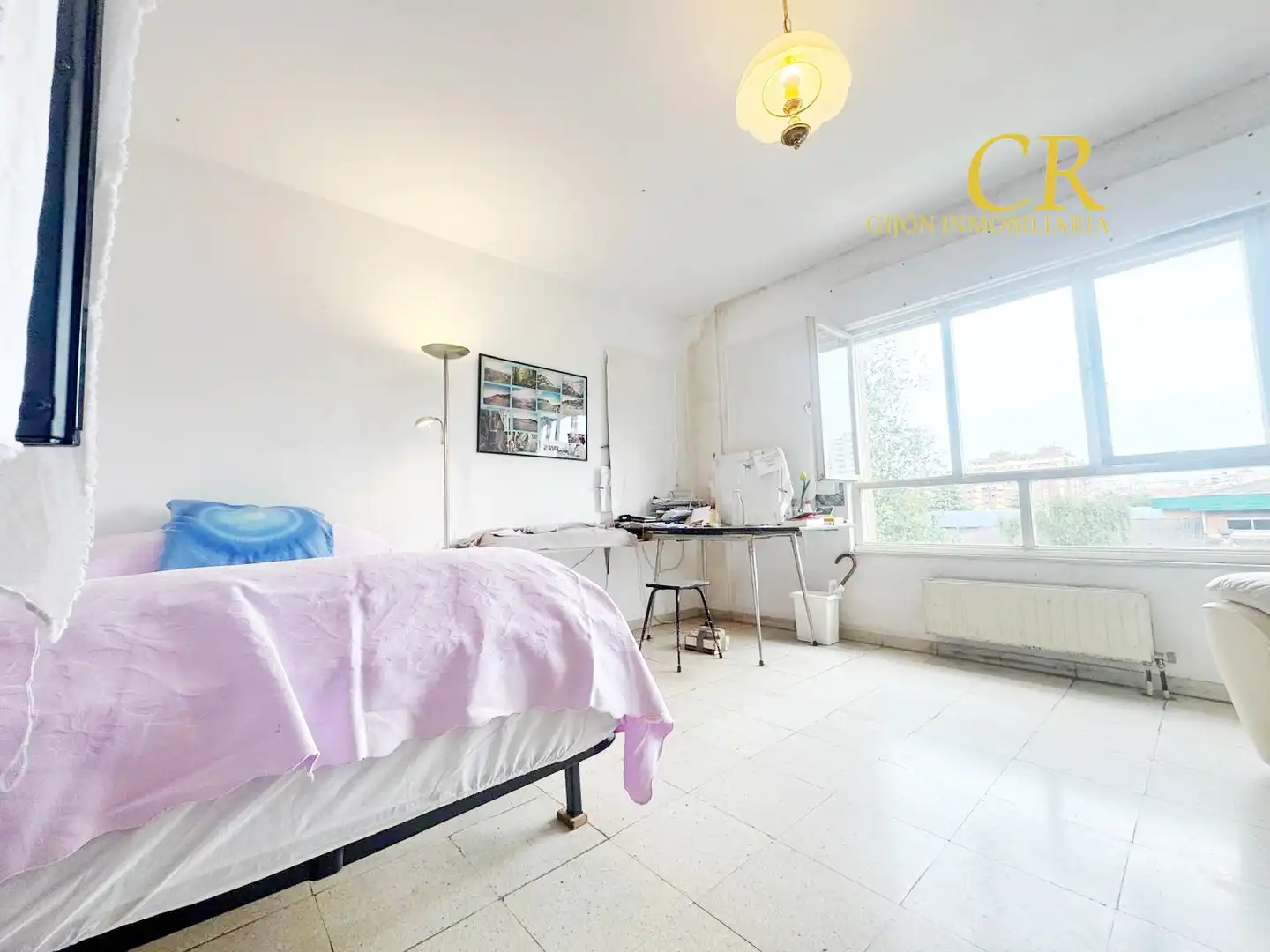 Habitación de Piso en venta en Gijón  con Amueblado