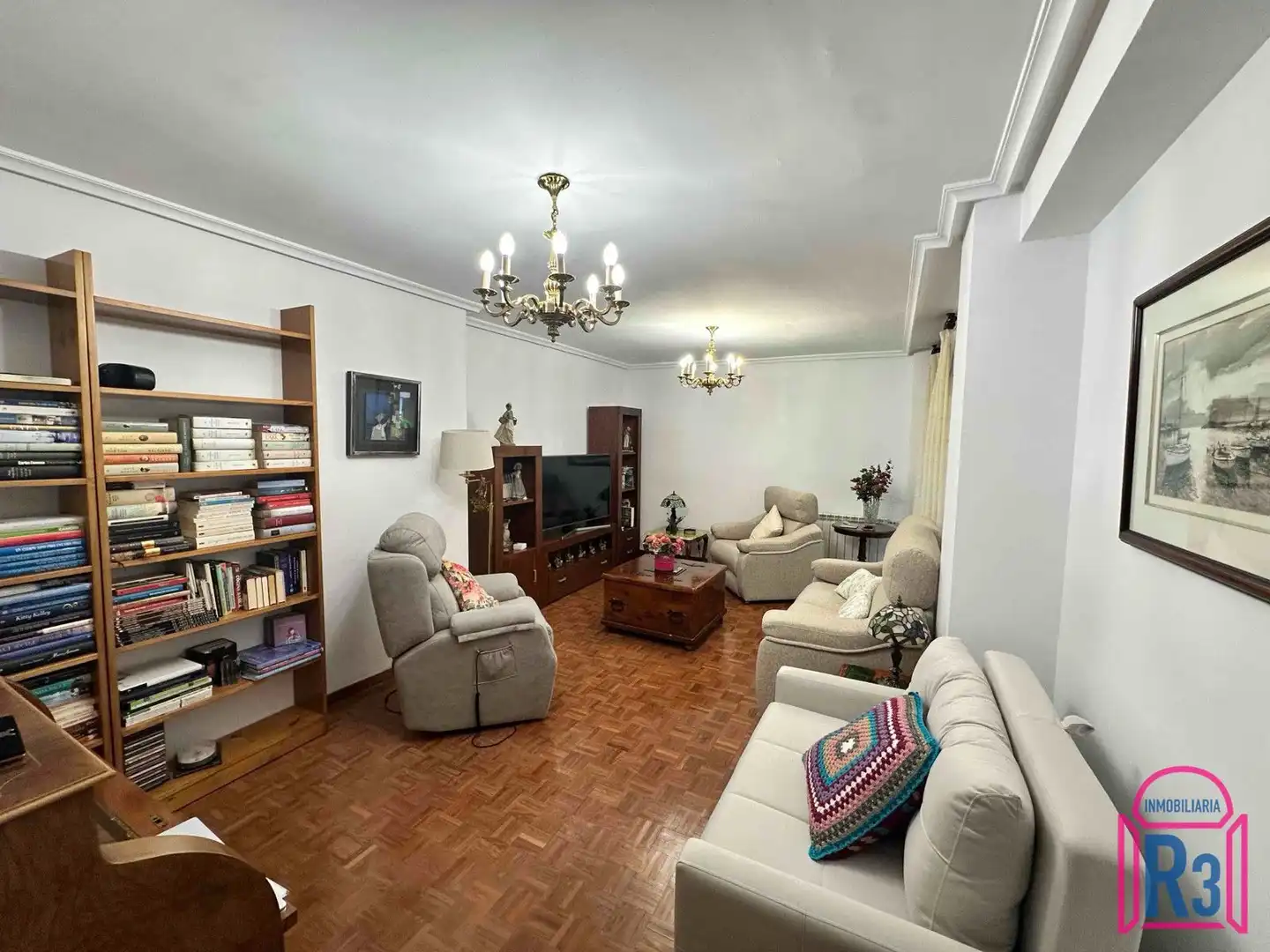 Sala de estar de Piso en venta en León Capital  con Calefacción y Terraza