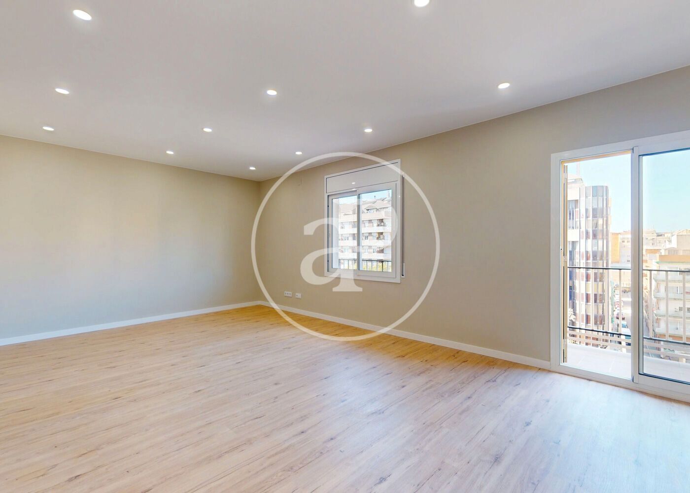 Sala d'estar de Pis en venda en  Barcelona Capital amb Aire condicionat, Calefacció i Balcó