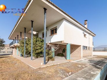 Landhaus mit Pool zum Verkauf in Santa Fe