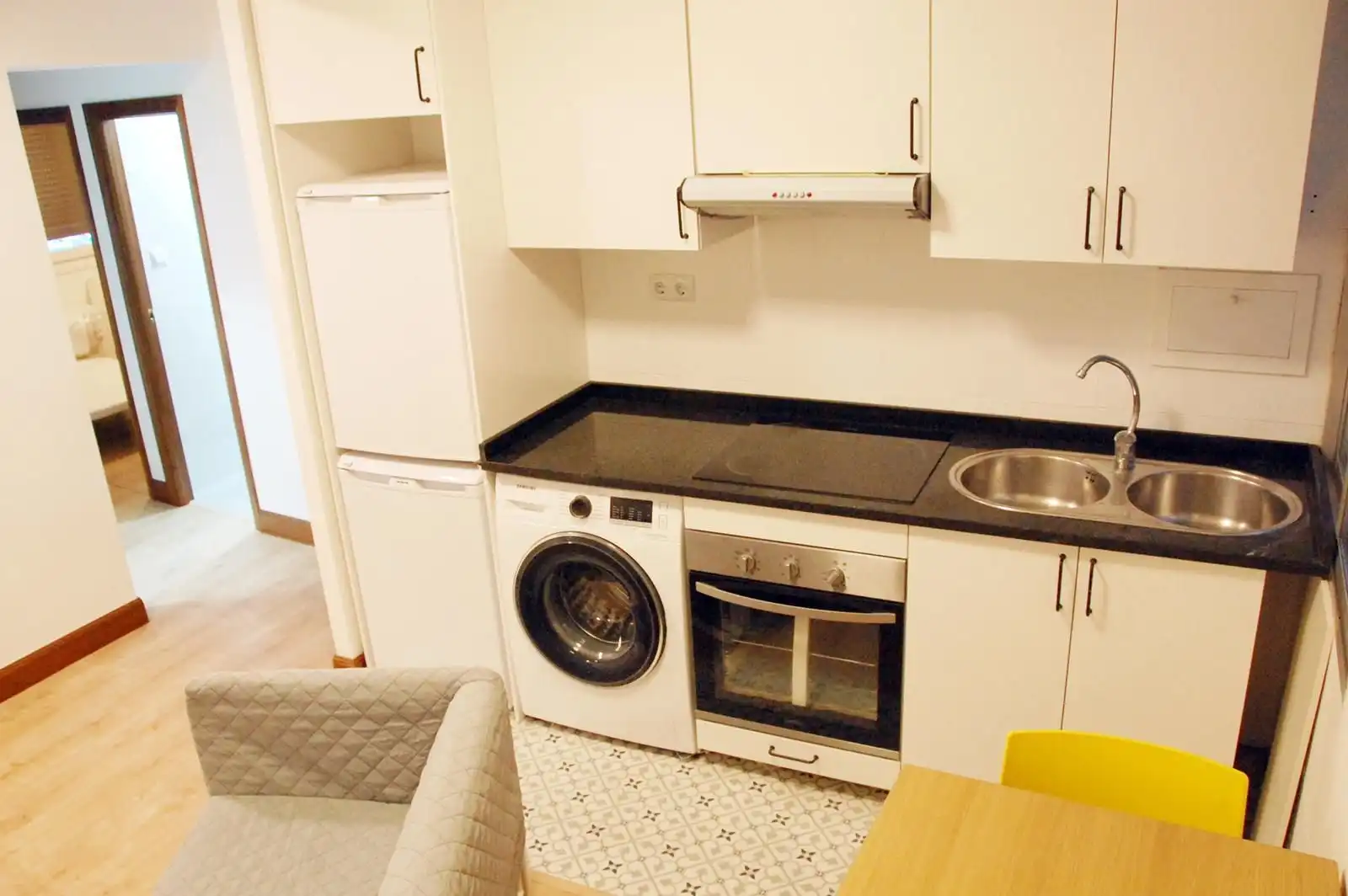 Küche von Wohnung zur Miete in Bilbao  mit Heizung, Parkett und Möbliert