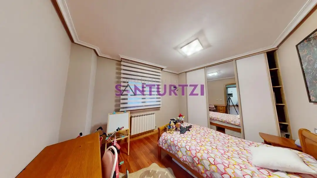 Habitación de Piso en venta en Santurtzi  con Calefacción, Terraza y Trastero