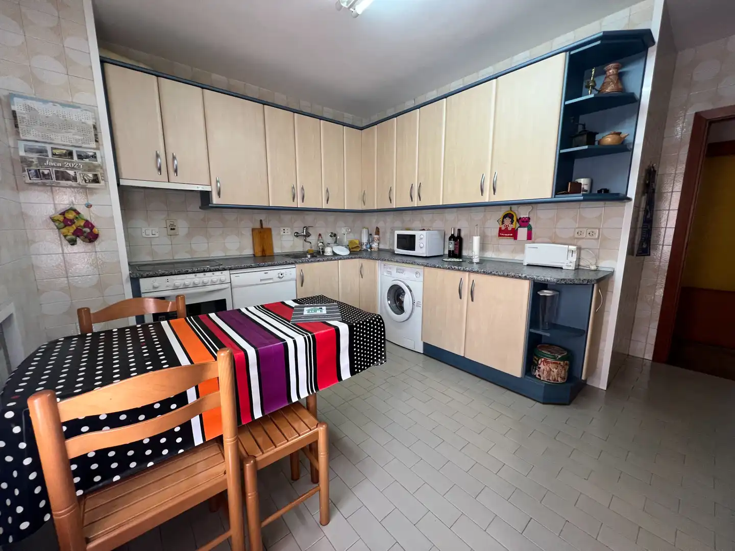 Küche von Wohnung zum Verkauf in Jaca mit Abstellraum und Balkon