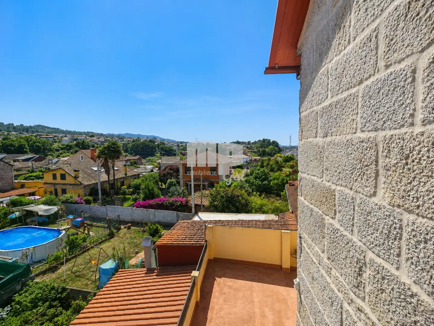 Balcony of Houses for sale in Comesaña - Matamá