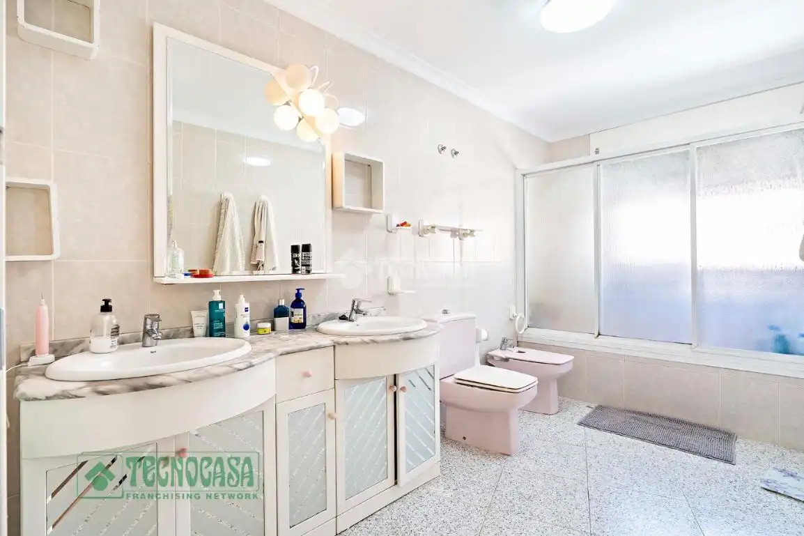 Baño de Piso en venta en El Ejido con Aire acondicionado y Amueblado