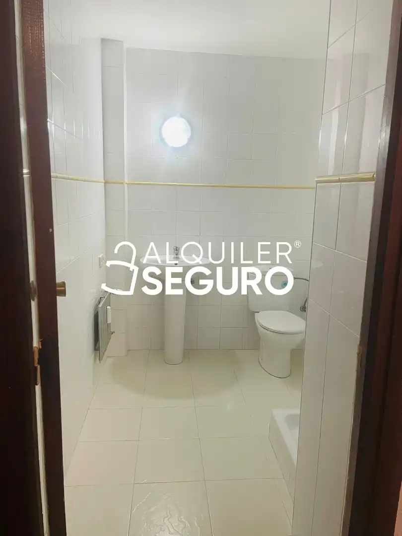 Bathroom of Flat for rent in Toledo  with Heating