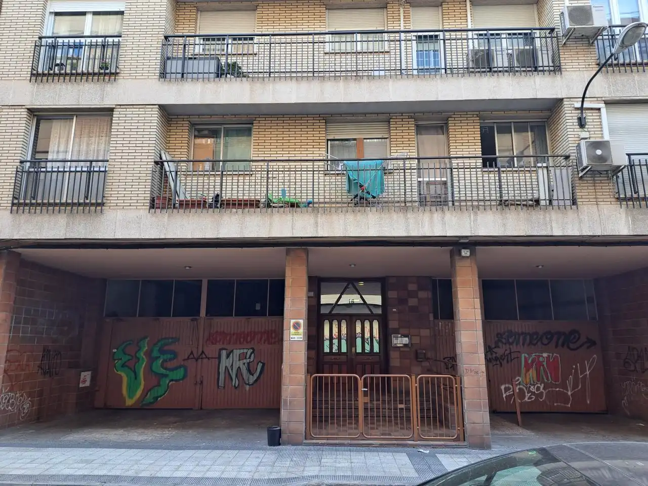 Exterior view of Flat for sale in Zaragoza  with Heating, Terrace and Storage room