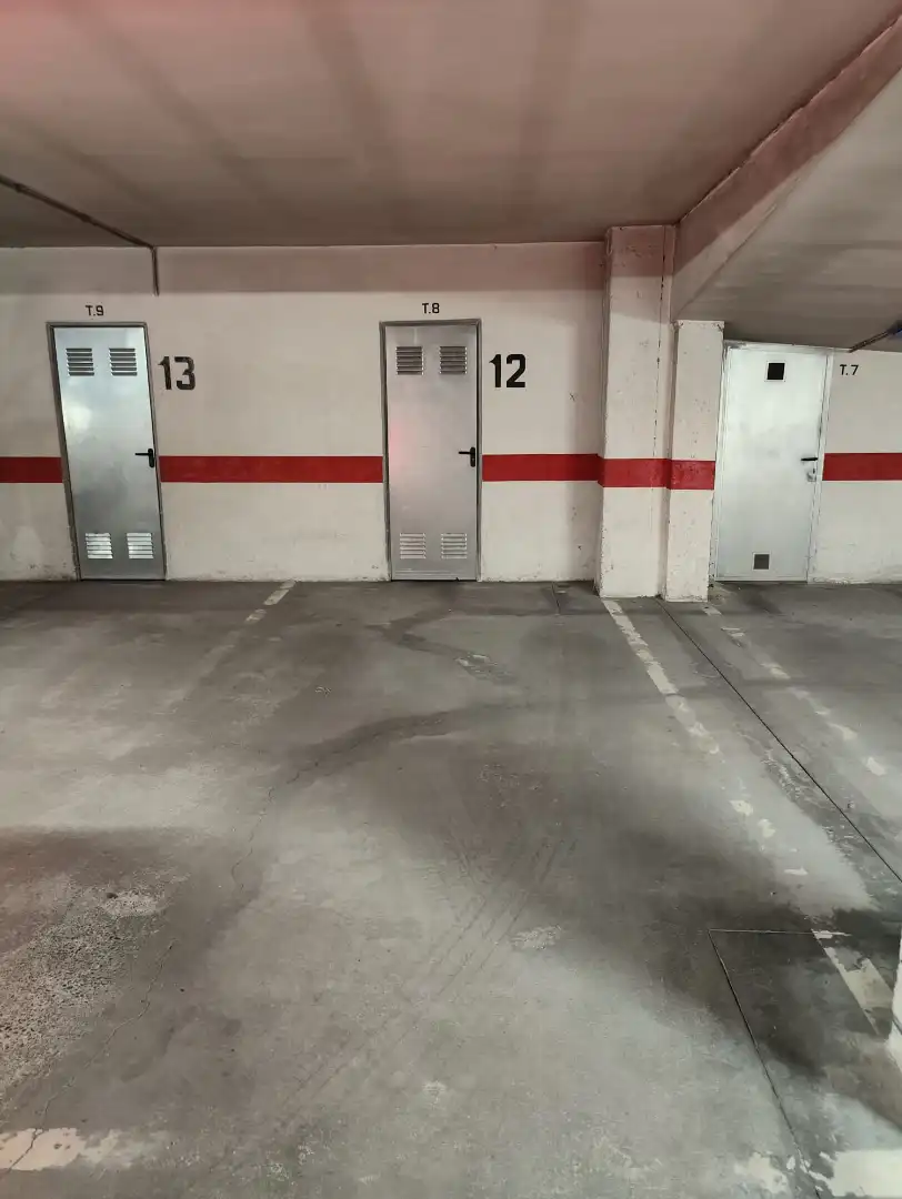 Parkplatz von Wohnung zum Verkauf in Cuéllar mit Heizung, Parkett und Abstellraum