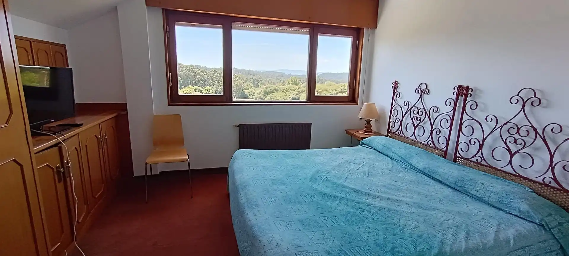 Dormitori de Casa o xalet en venda en Oleiros amb Calefacció, Terrassa i Balcó