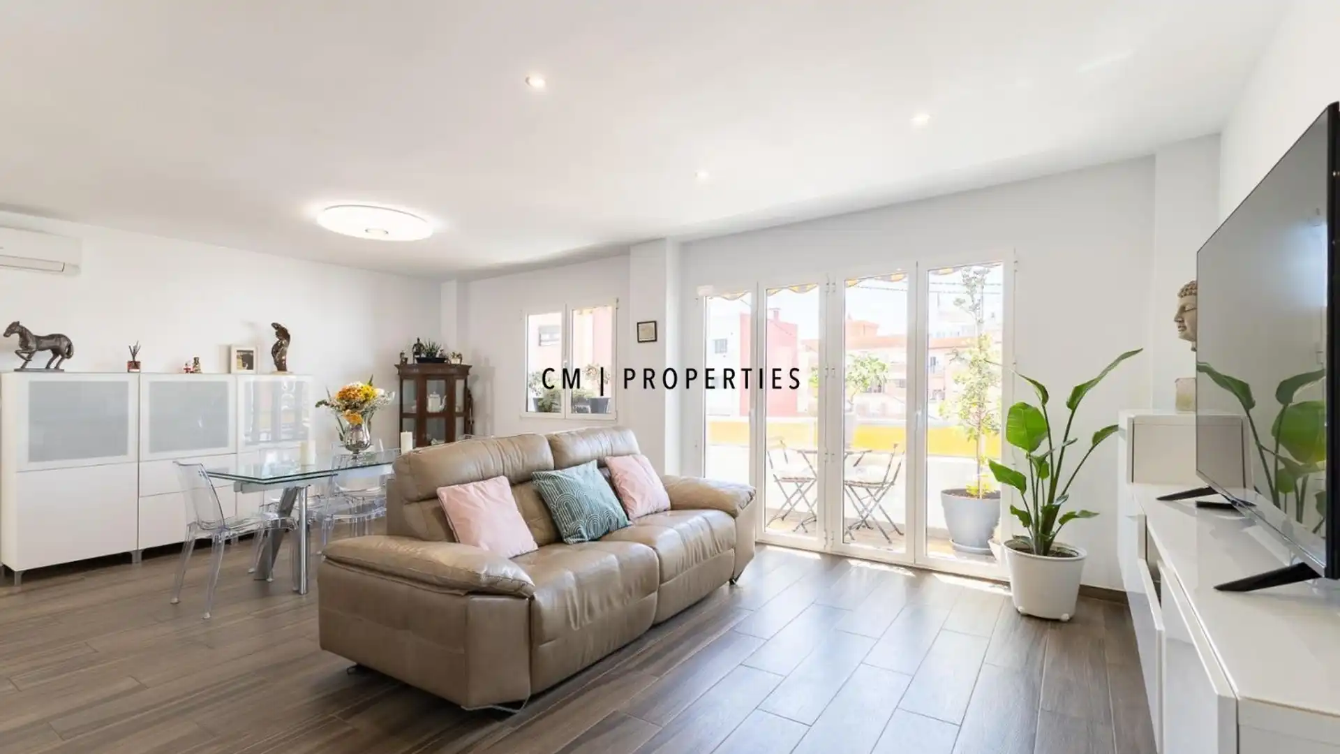 Sala de estar de Piso de alquiler en  Valencia Capital con Aire acondicionado, Calefacción y Terraza