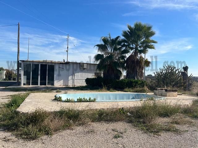 Country house for sale in Crevillent  with Air Conditioner, Private garden and Swimming Pool