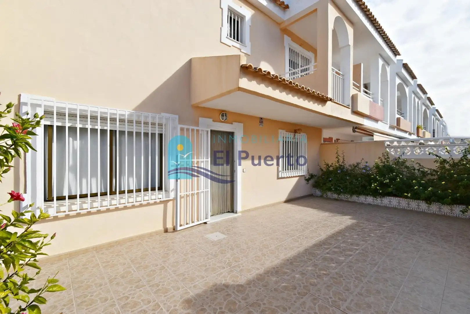 Vista exterior de Dúplex en venta en Mazarrón con Jardín privado, Terraza y Amueblado
