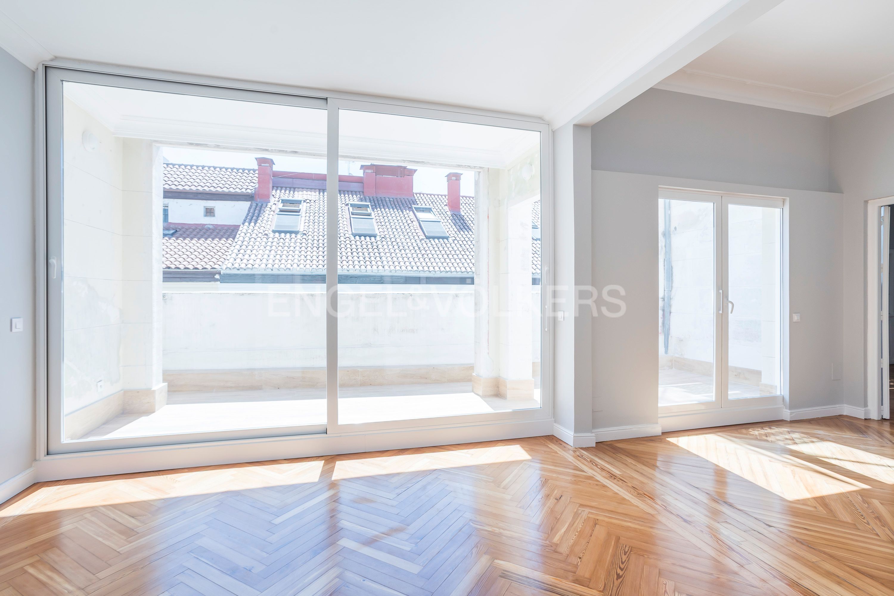 Vista exterior de Apartament de lloguer en  Madrid Capital amb Calefacció, Terrassa i Balcó