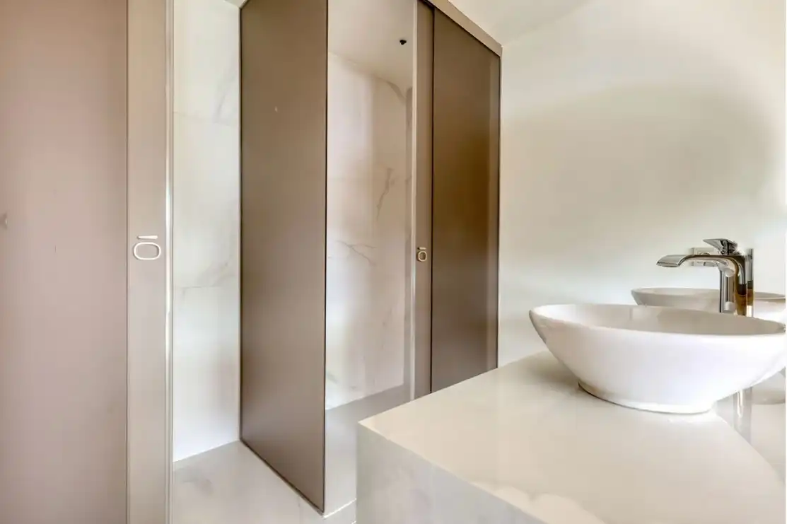 Baño de Apartamento en venta en Fuengirola con Aire acondicionado, Calefacción y Jardín privado