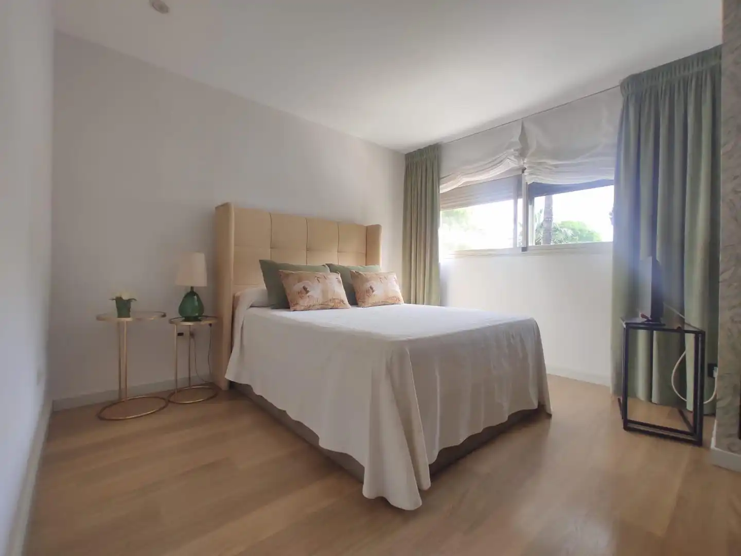 Habitación de Casa adosada de alquiler en Alcalá de Guadaira con Aire acondicionado, Calefacción y Jardín privado