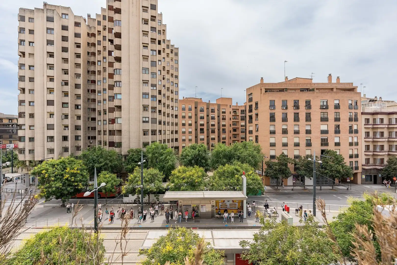Außenansicht von Wohnung zum Verkauf in Granada mit Klimaanlage und Heizung