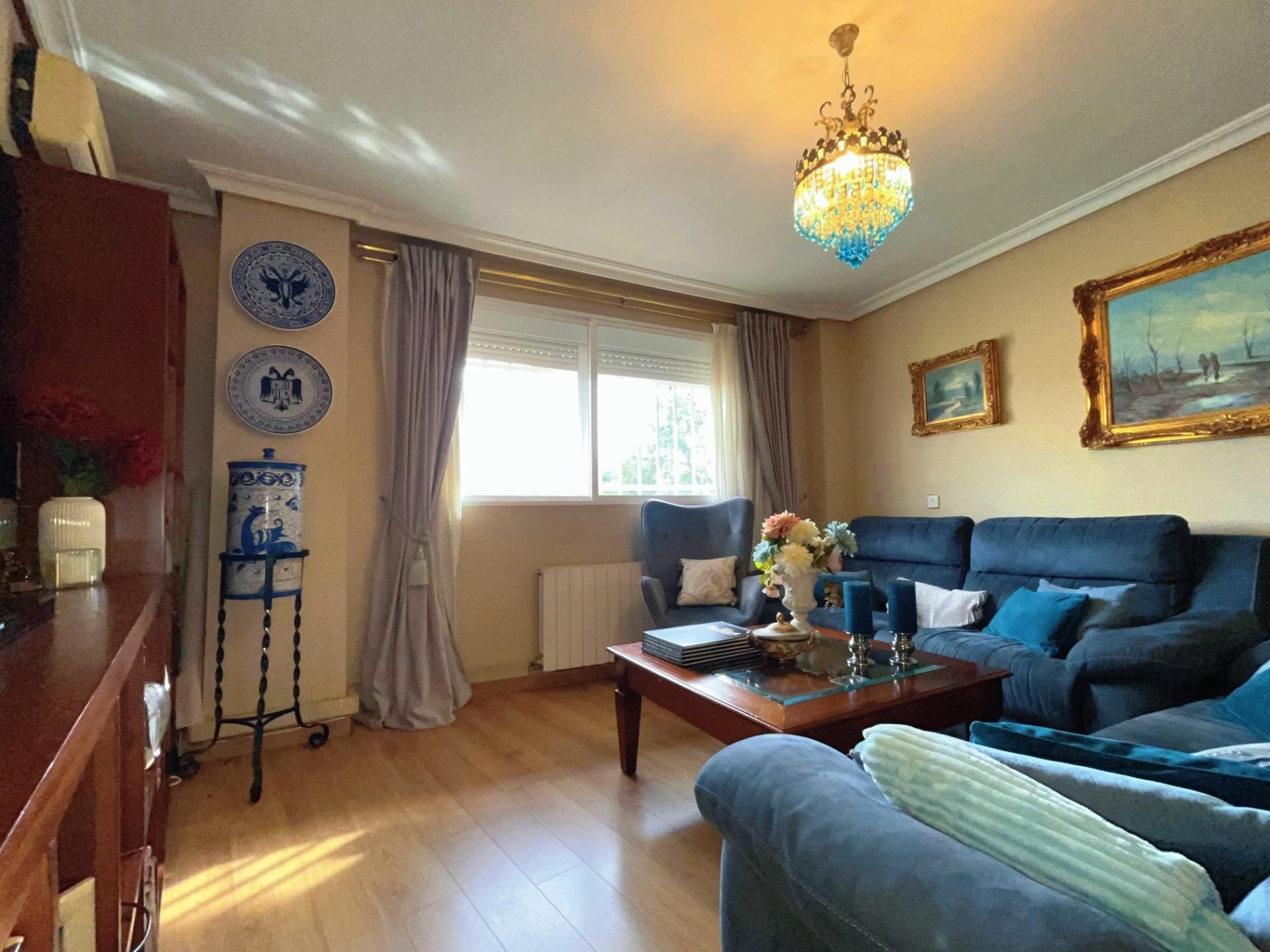 Sala de estar de Piso en venta en  Sevilla Capital con Aire acondicionado y Calefacción