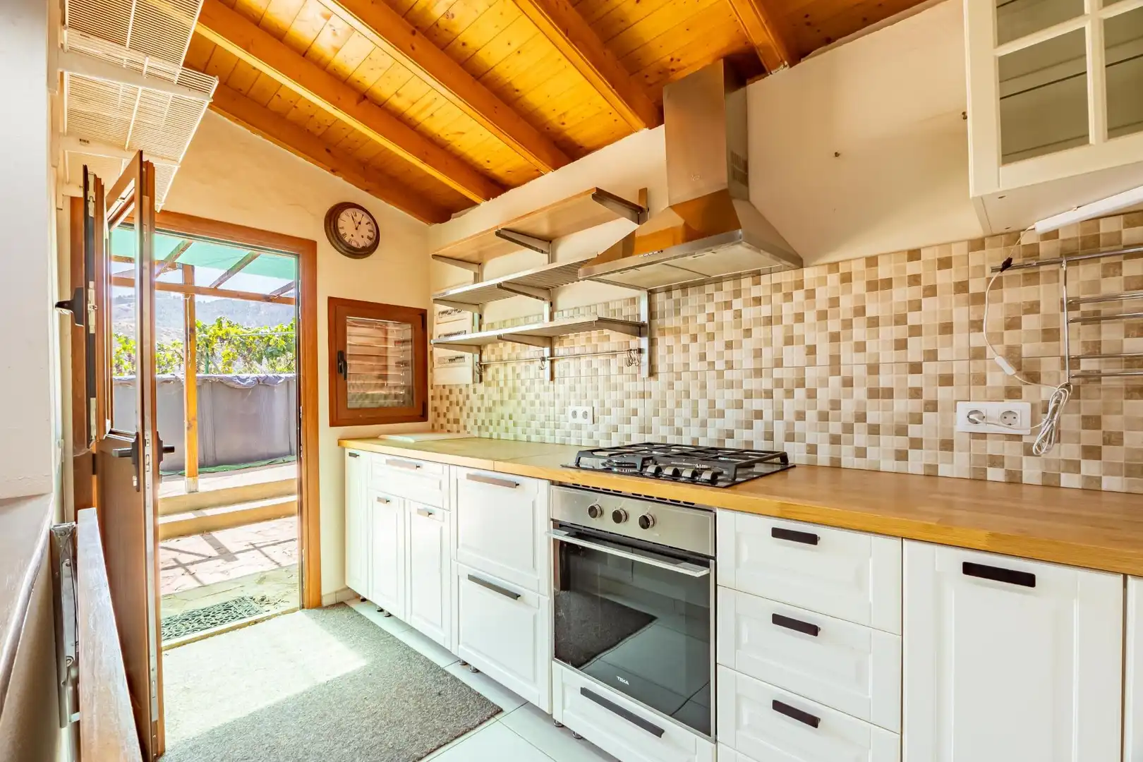 Cocina de Finca rústica en venta en Vega de San Mateo con Jardín privado, Terraza y Piscina