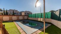 Swimming pool of House or chalet for sale in  Madrid Capital  with Air Conditioner, Private garden and Swimming Pool