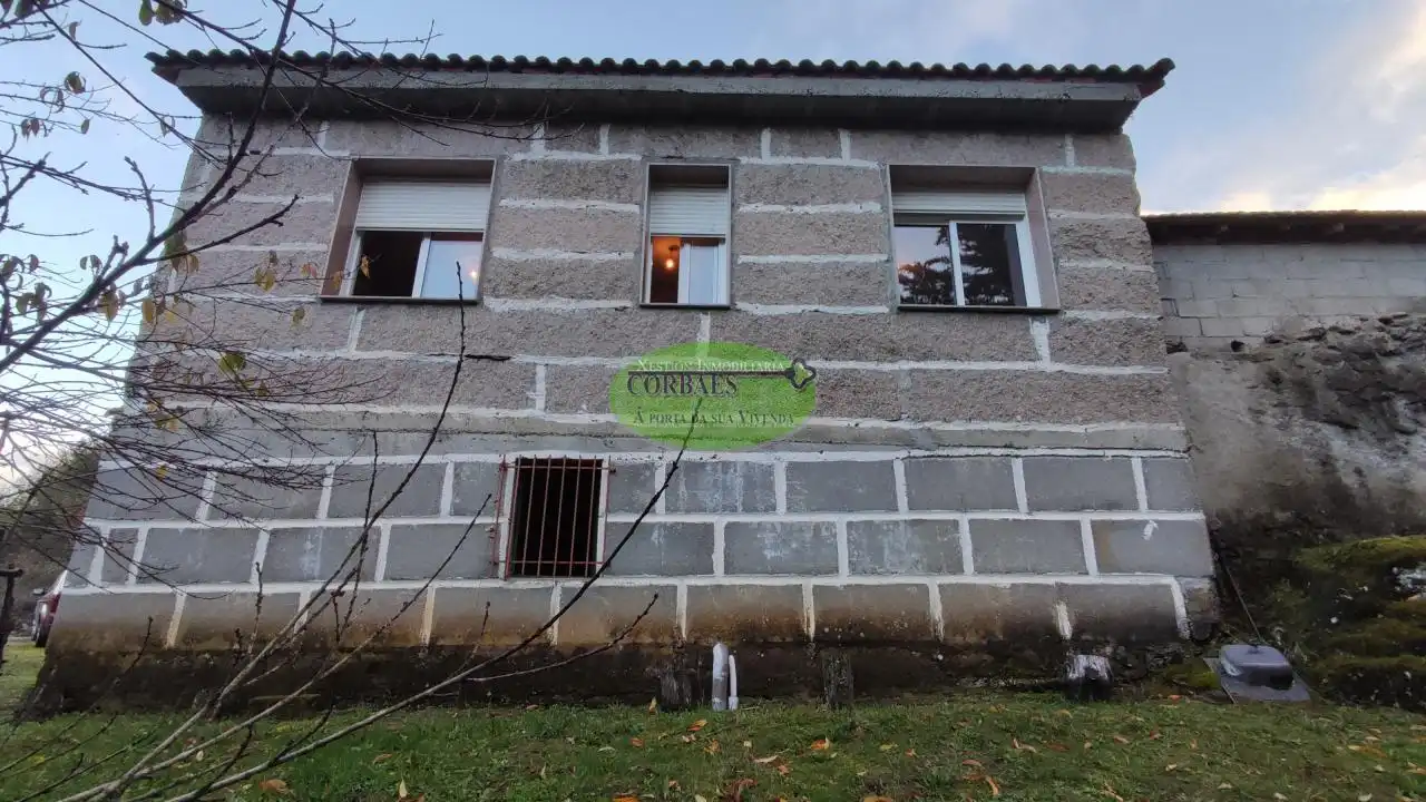 Vista exterior de Casa o chalet en venta en Cualedro con Jardín privado, Parquet y Amueblado