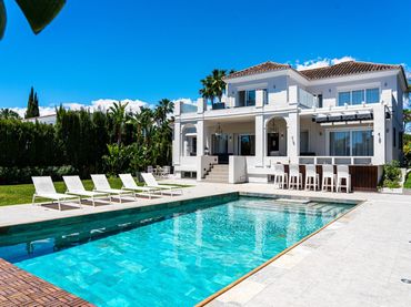 Casa amb piscina en venda a Nueva Andalucía