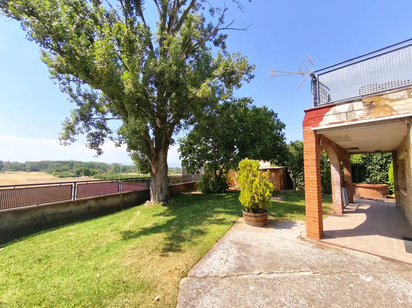 Terrassa de Casa o xalet en venda en Villamediana de Iregua amb Calefacció